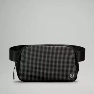 Lululemon Everywhere Belt Bag - Black Grid